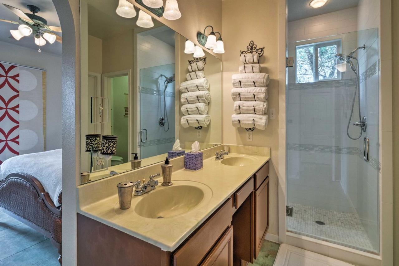 Austin Home With 2 Furnished Decks And Lake Views Zewnętrze zdjęcie